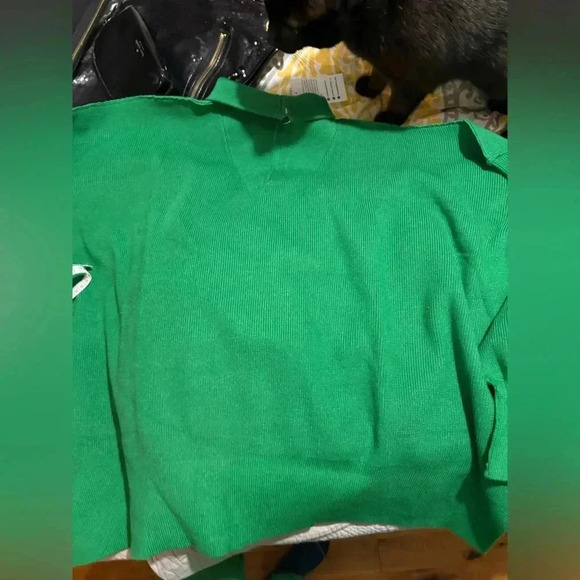 Boutique sweater - Picture 1 of 2